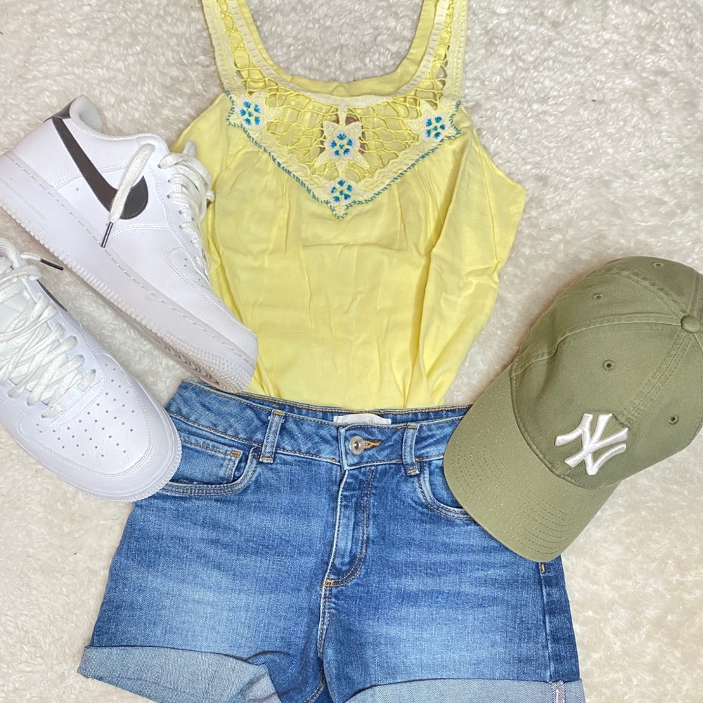 ⭐️2/$35⭐️ Y2K Free People Yellow Crochet Neckline Tank